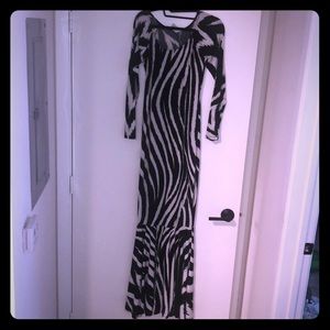 Sexy.. fitted.. long sleeve dress